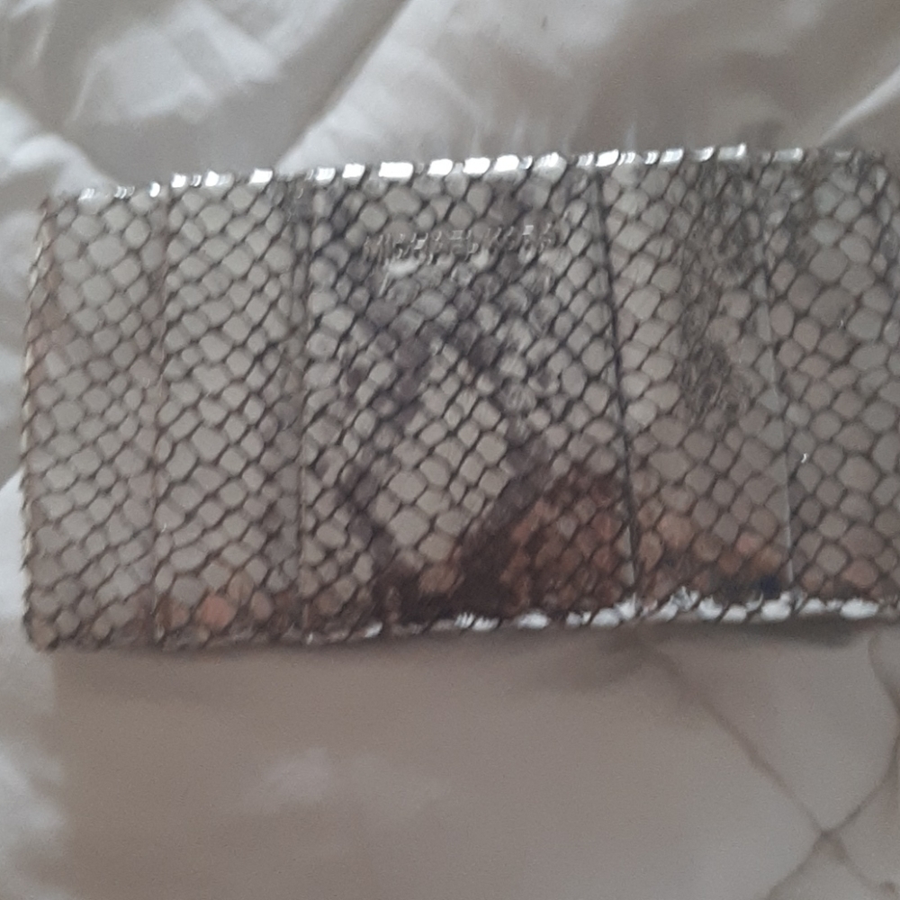 MICHAEL KORS SILVER CLUTCH-NWOT